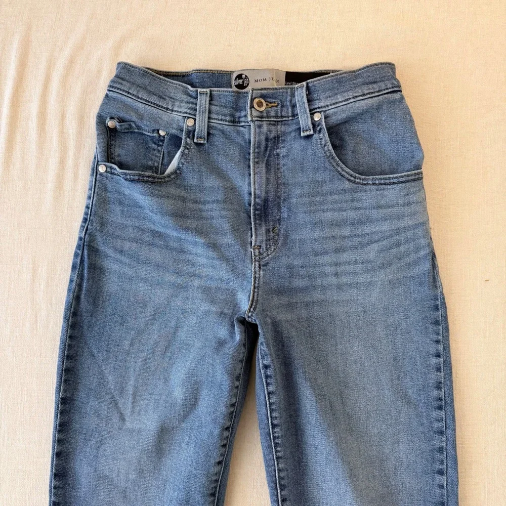 Levi's SilverTab Mom Jeans W28 L27 High Rise Tapered 90s Revival